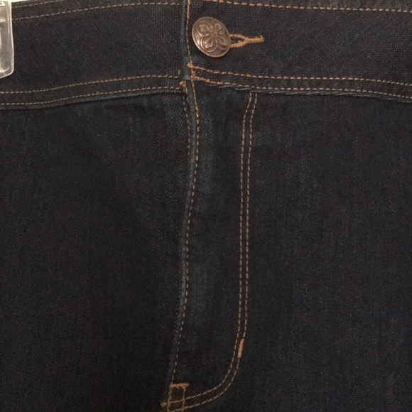 28w Lane Bryant Denim Pencil Skirt ✏️with Button Detail - Picture 12 of 17